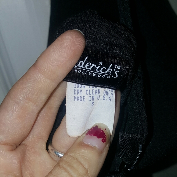 Fitted & Ruched Plunging vneck - Picture 5 of 5